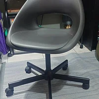 Ikea旋轉椅