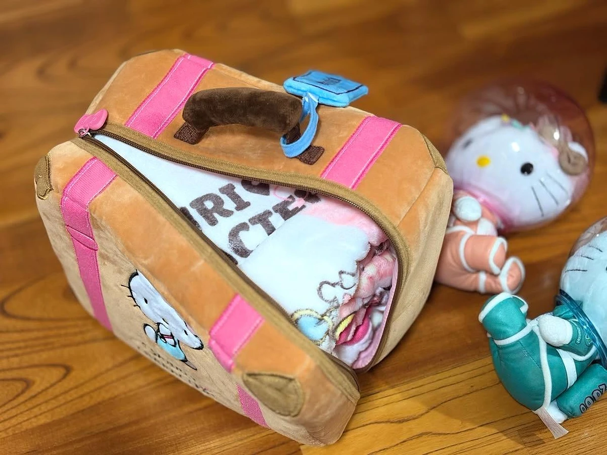 HelloKitty 登機箱毯子&2000年經典Kitty&海綿寶寶 商品圖片
