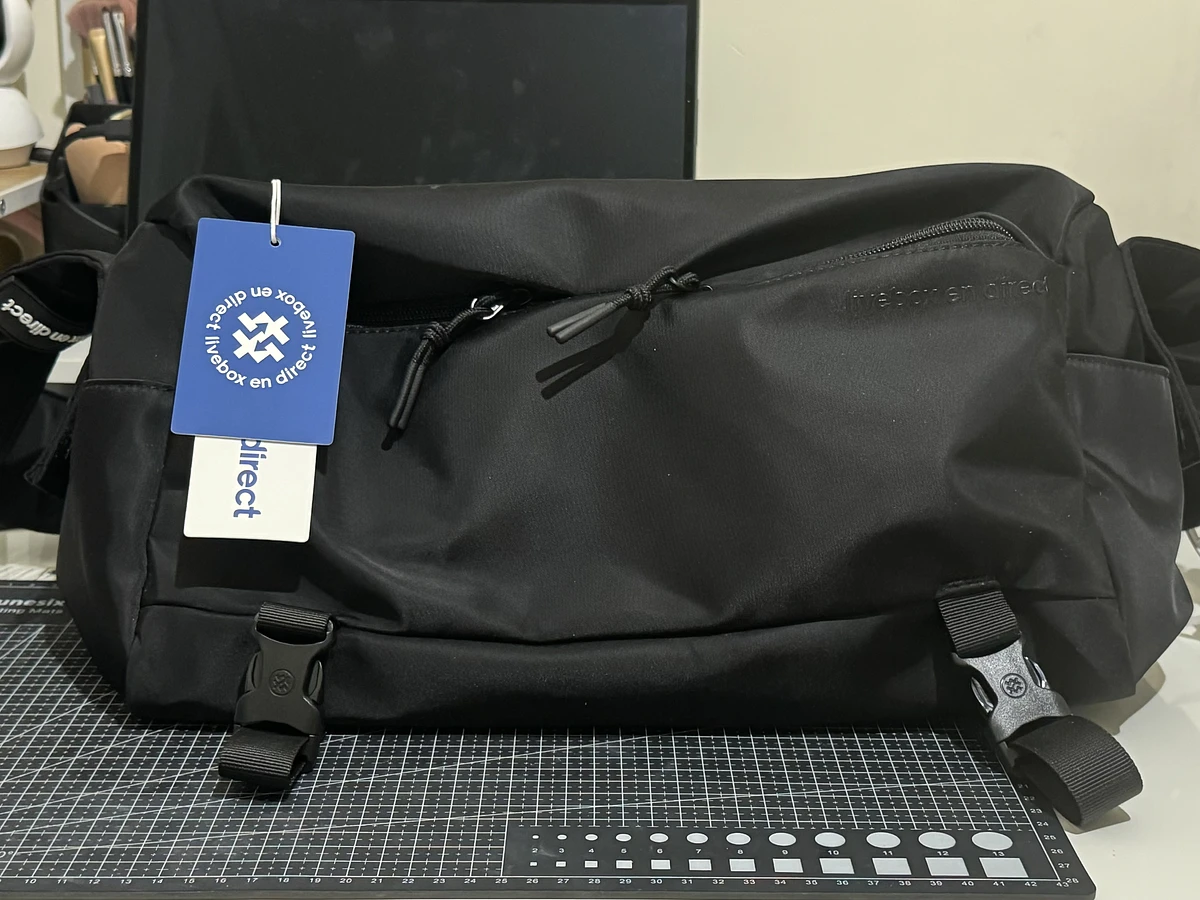 LIVEBOX旅行大容量斜挎包男生運動健身包 圖片 2