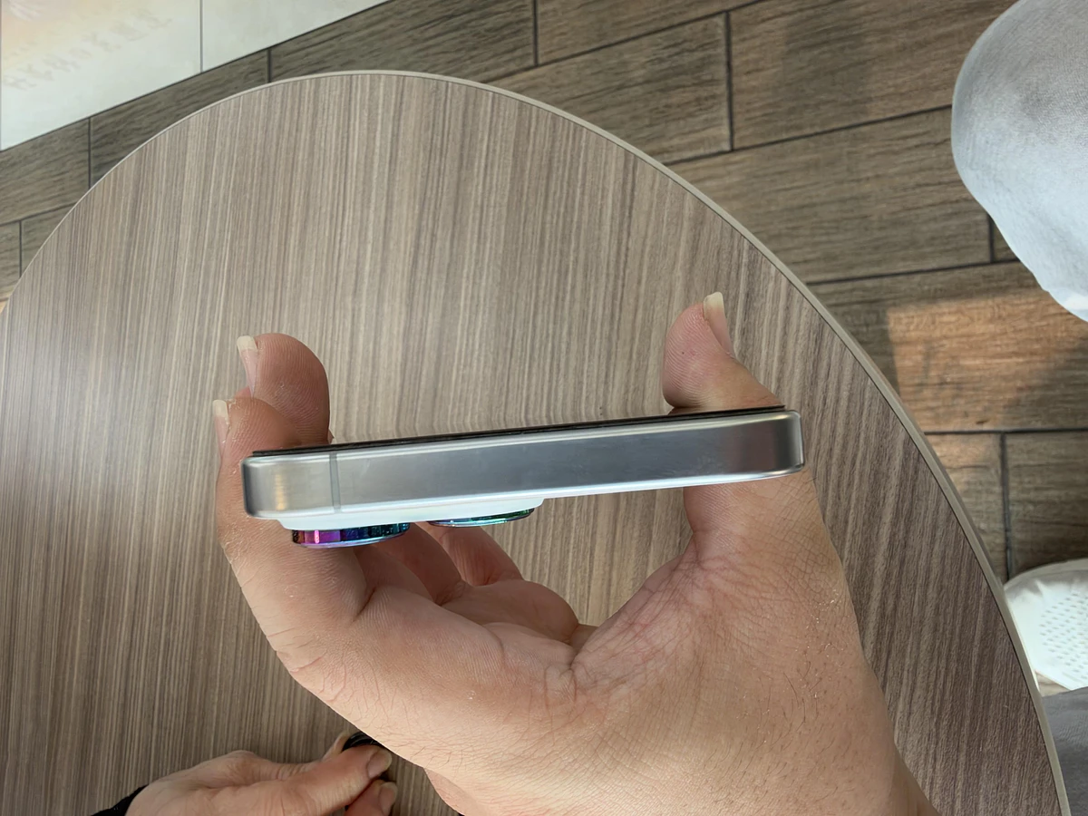 16PM  白色256G  電池92% 圖片 4