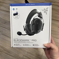 RAZER Blackshark V2 Pro 耳機