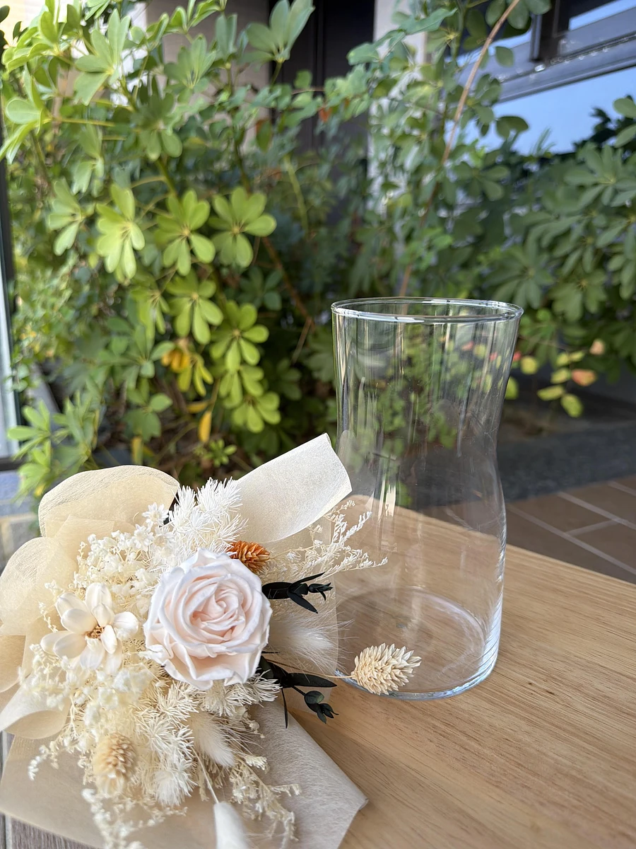 ⁠【極美優雅】質感透明玻璃花瓶/微腰身花器（高17cm / 瓶口8cm）⁠ 商品圖片